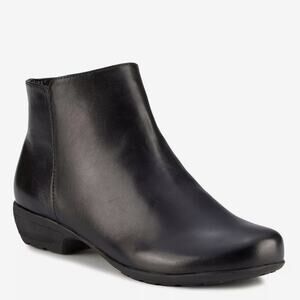 Ros Hommerson Ezra Women's Leather Ankle Boots Side Zip Pull OnBlack Size 8.5 WW